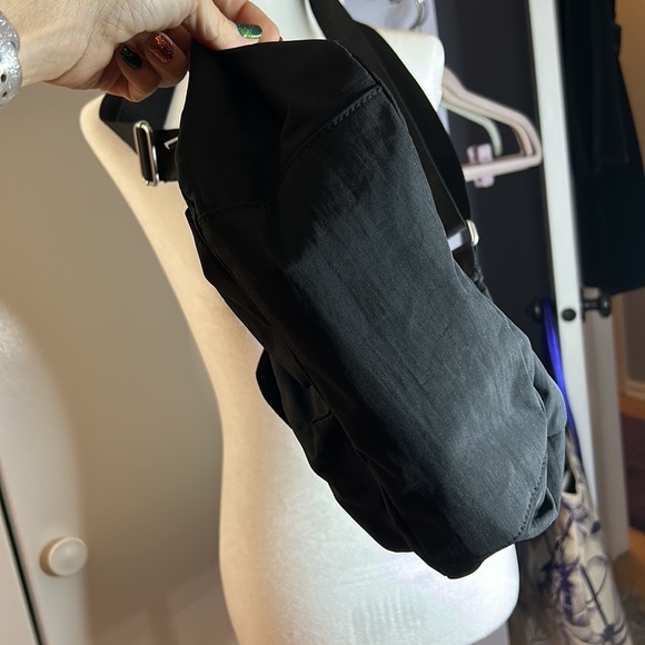 Baggallini black crossbody bag - Picture 10 of 10